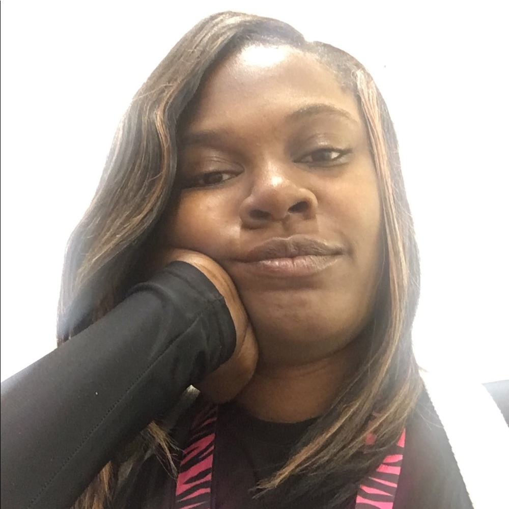 Meet your Posher, Simone